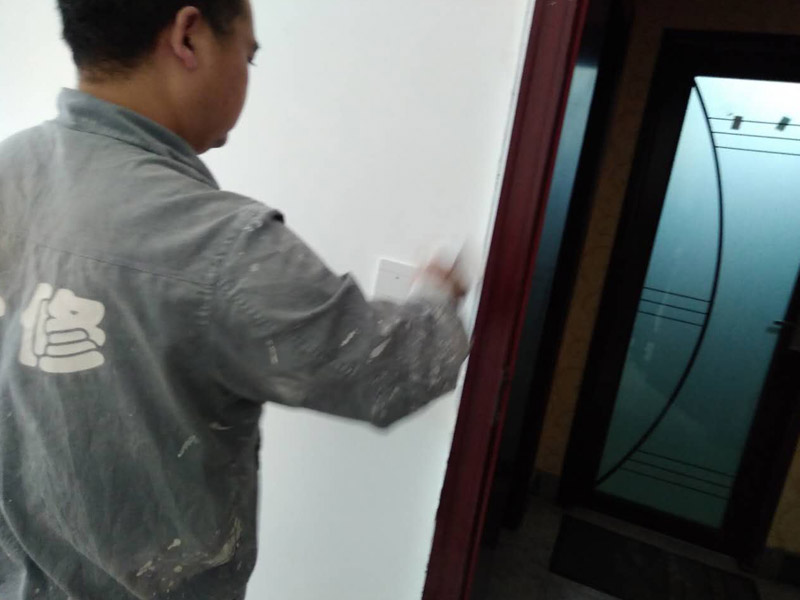 上海粉刷墻壁要注意什么，上海粉刷墻壁后又起皮發(fā)霉開裂怎么辦