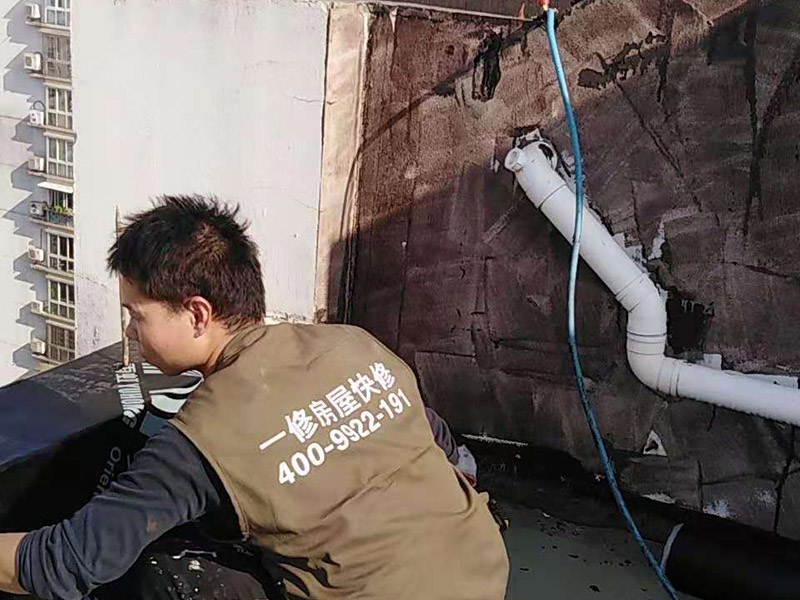成都房頂漏水可以自己修補嗎，成都房頂漏水維修價格