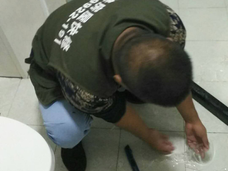 武漢廁所漏水不敲磚怎么處理，武漢廁所漏水找哪家公司好