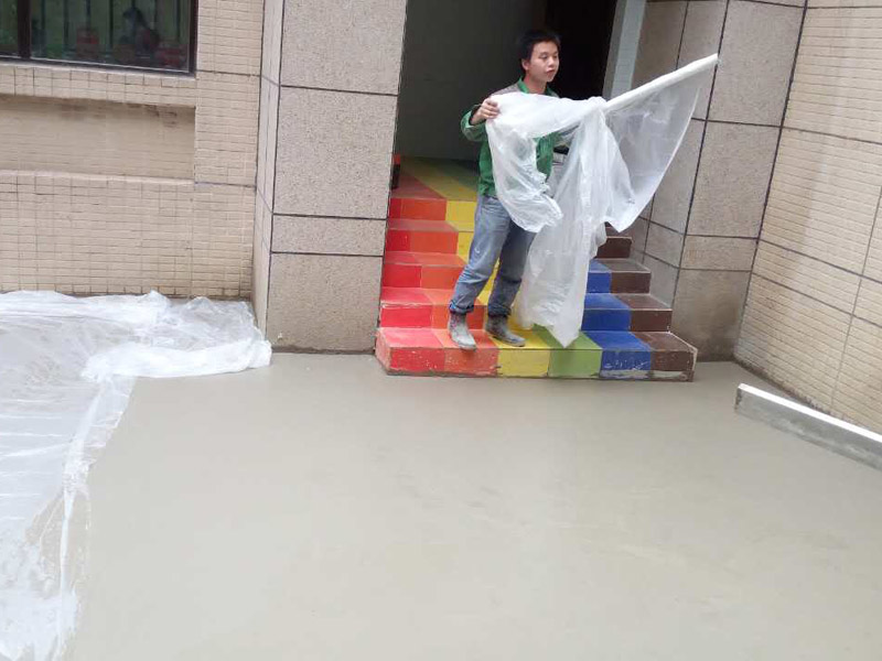 地面裝修重點步驟是地面找平，自流平地