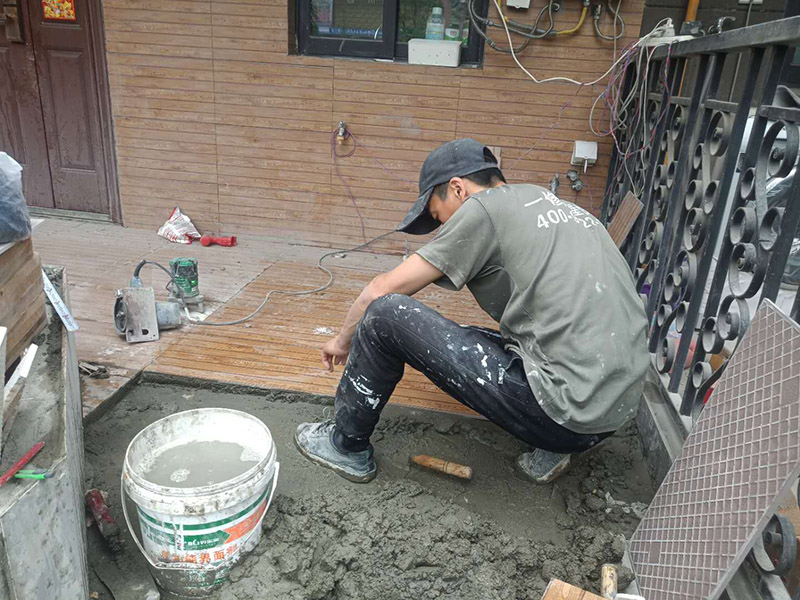 貼磚包清工多少錢一平方，貼磚人工費多