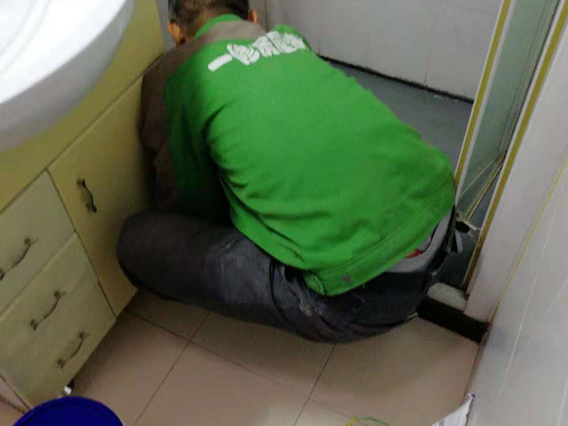 廚房天花板漏水處理方法，廚房天花板漏
