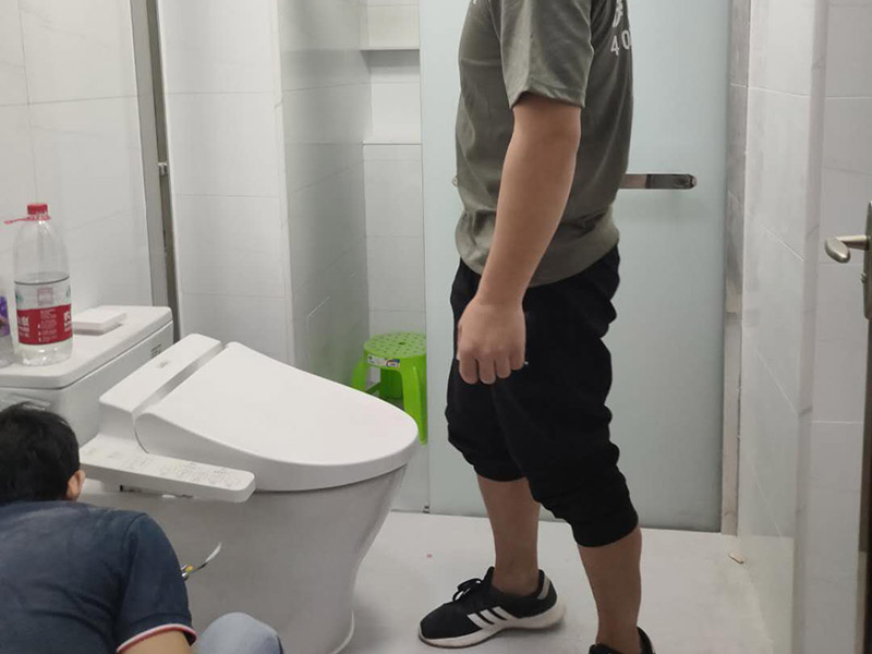 周口衛(wèi)浴維修師傅哪里有，衛(wèi)浴維修自己