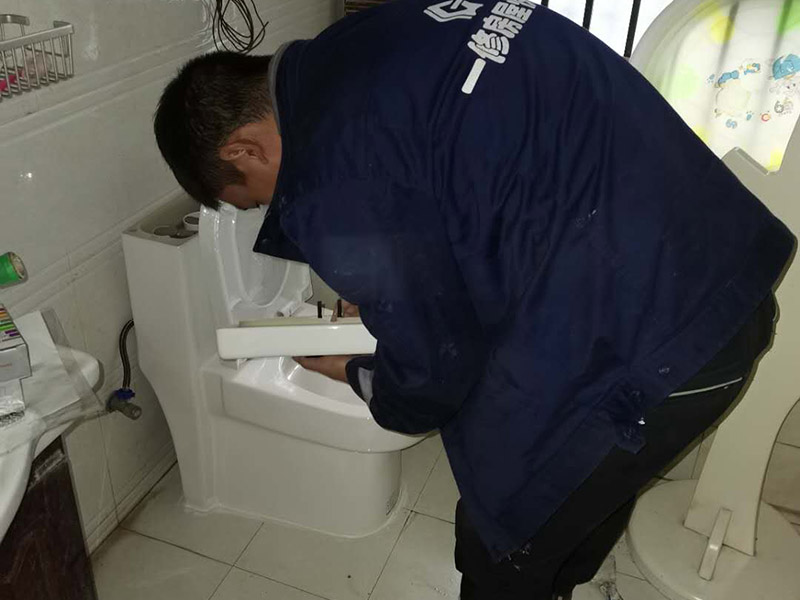 家庭衛(wèi)生間漏水如何解決，專業(yè)修衛(wèi)生間