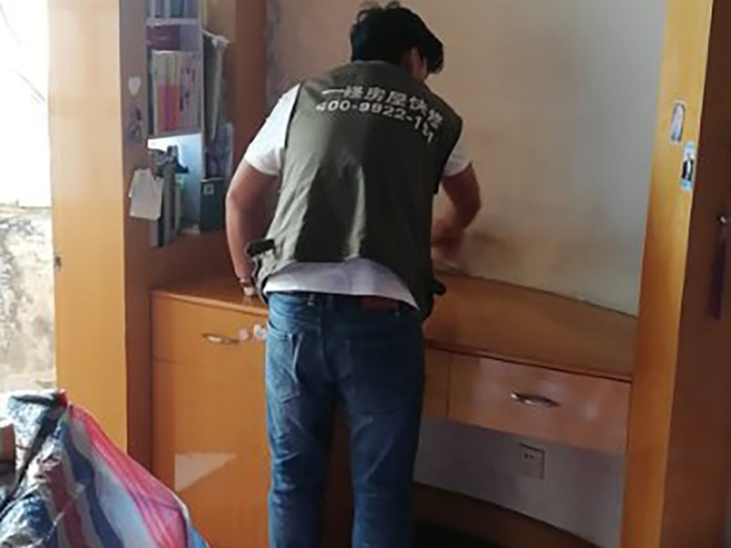 家具維修上門服務(wù)，家具刮痕和裂縫的急