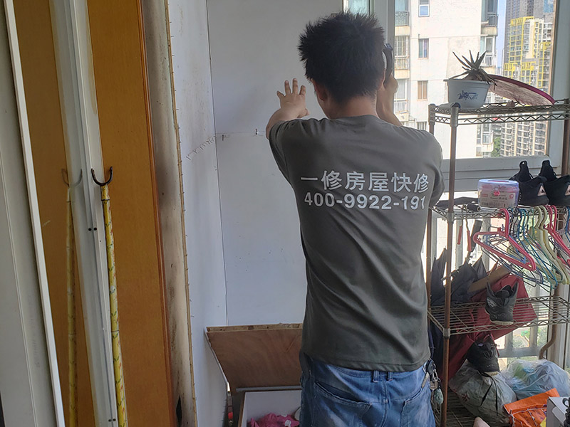 上海老房子陽(yáng)臺(tái)翻新大概費(fèi)用是多少？