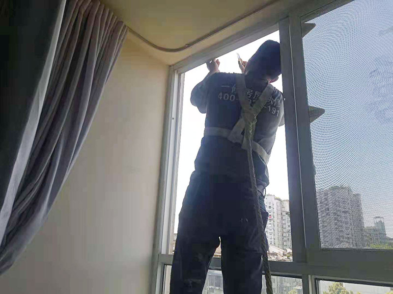 越秀區(qū)地磚防水多少錢一平米？不敲瓷磚